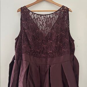 Elegant Women’s High-Low Lace Dress in Deep Burgundy